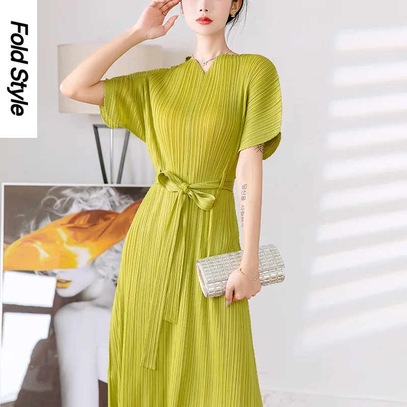 

Miyake Pleated 2024 Spring/Summer New Women's Style Slim Dress Light Mature Fashion Lace Up Short Sleeve Mid Length Dress