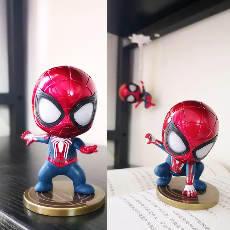 TSP Modèle de poupée de voiture Marvel super-héros qui secoue la tête,  décoration de console centrale, support de téléphone pour intérieur de  voiture (nom de la couleur : Spiderman) : : Jeux