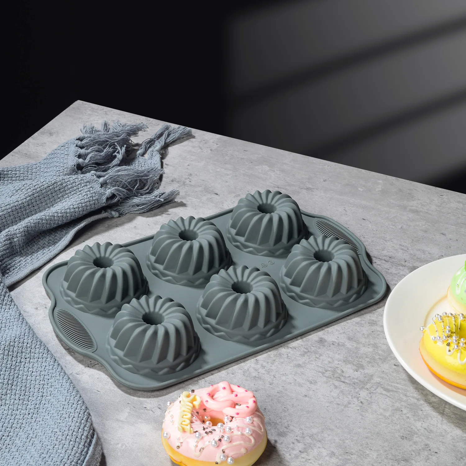 6 Hole Silicone Donut Mold Non Stick Donut Maker Baking Tray Reusable Donut Flower and Swirl Shaped Muffin Cake Mould Baking Pan