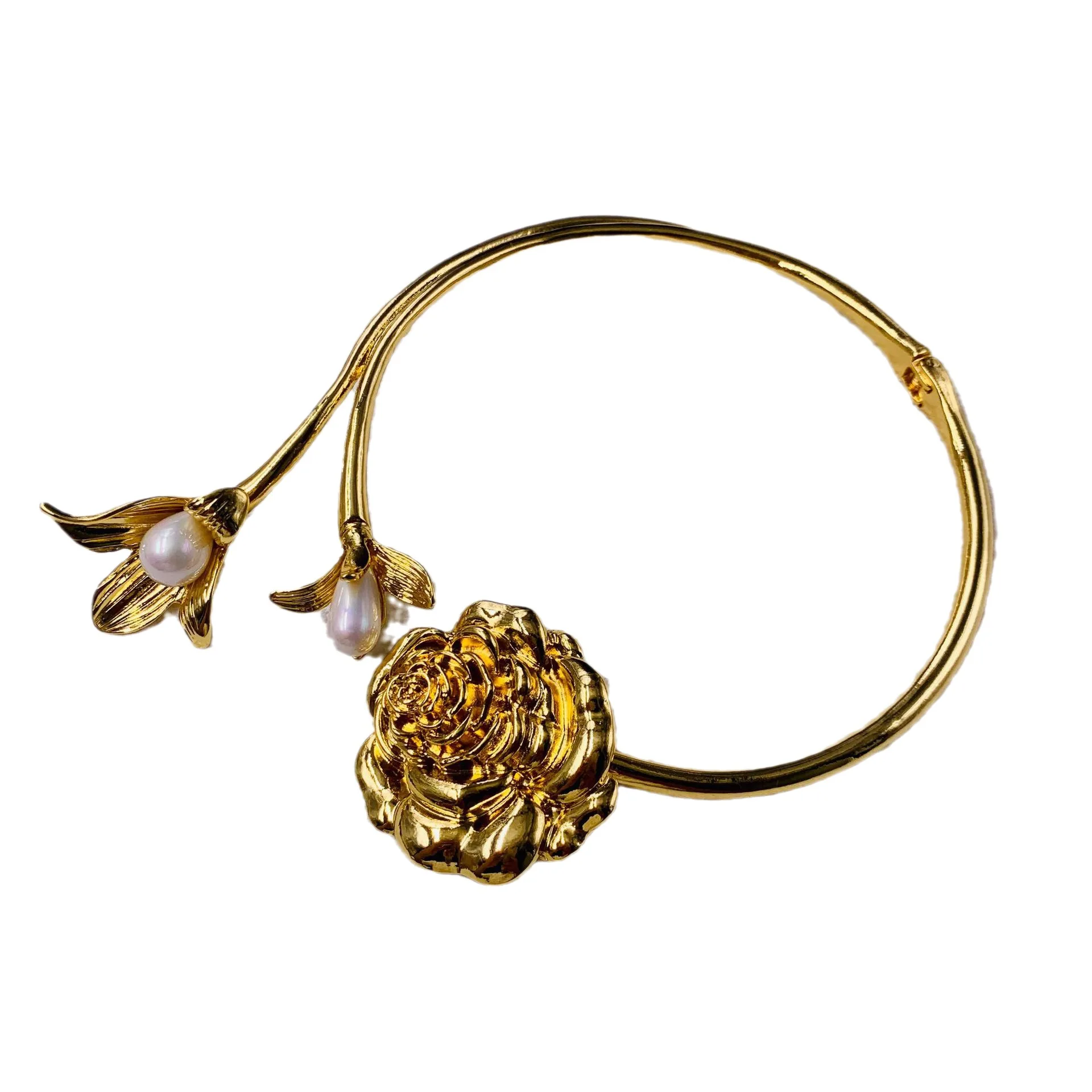 European and American colorful pearls exaggerate heavy industry camellia collar