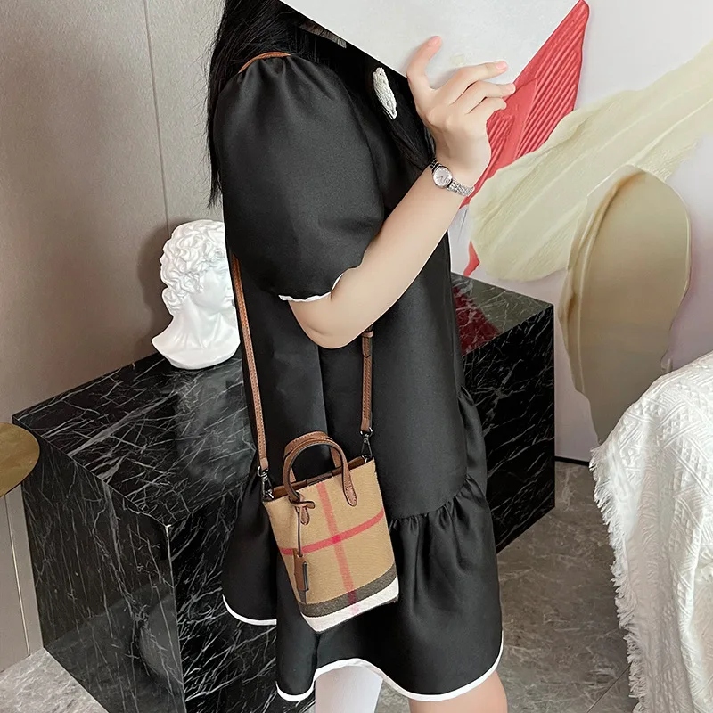 Shoulder Crossbody Bag for Women Fashionable Versatile Portable Bag Genuine Leather Phone Bag Vertical Texture Lady Purses