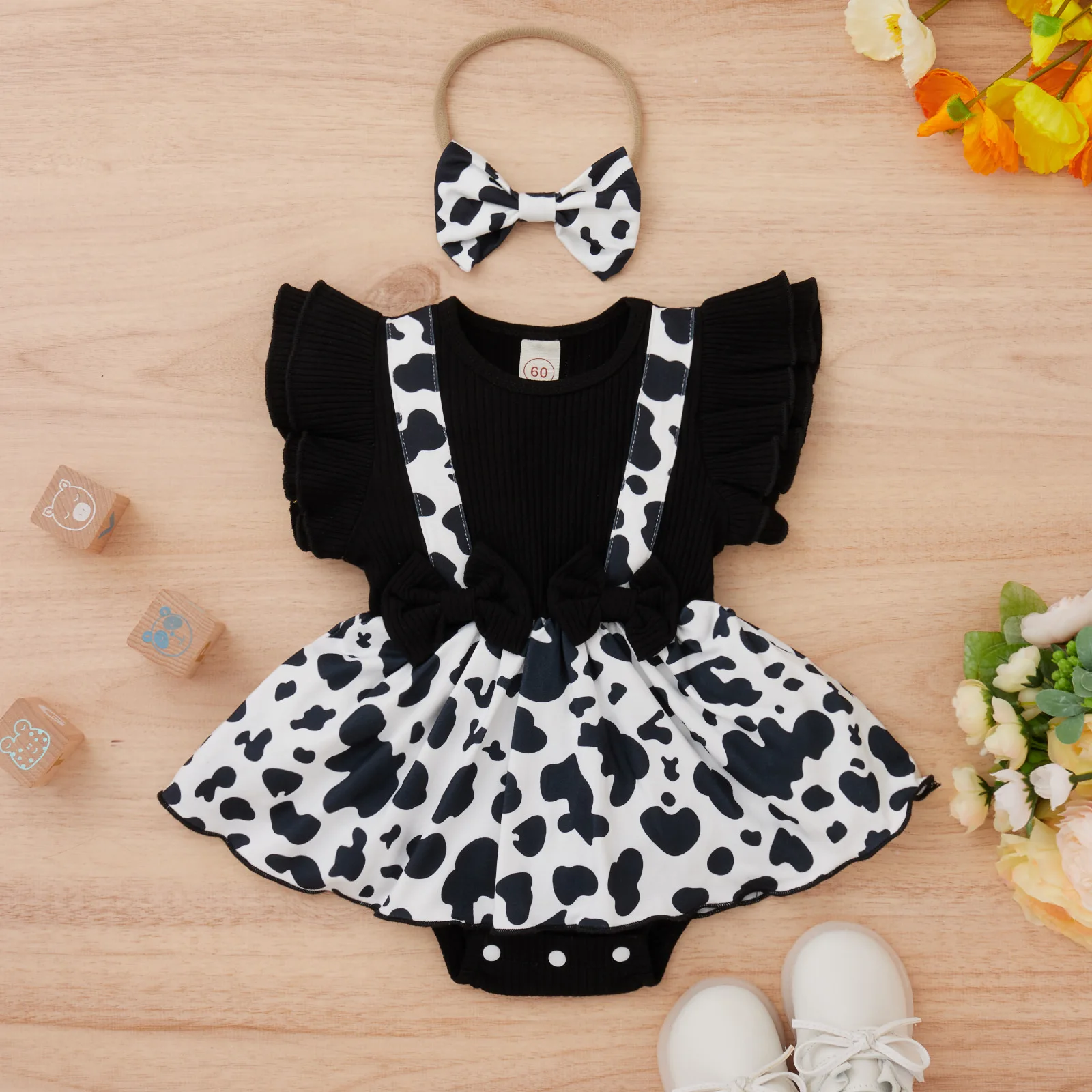 Children's clothing girls clothes set summer baby girl pit strip lace flying sleeve top triangle romper + floral shorts set Baby Clothing Set classic