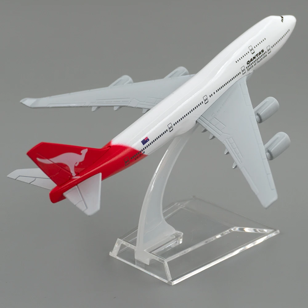 Модель 747. Игрушечный боинг 747.