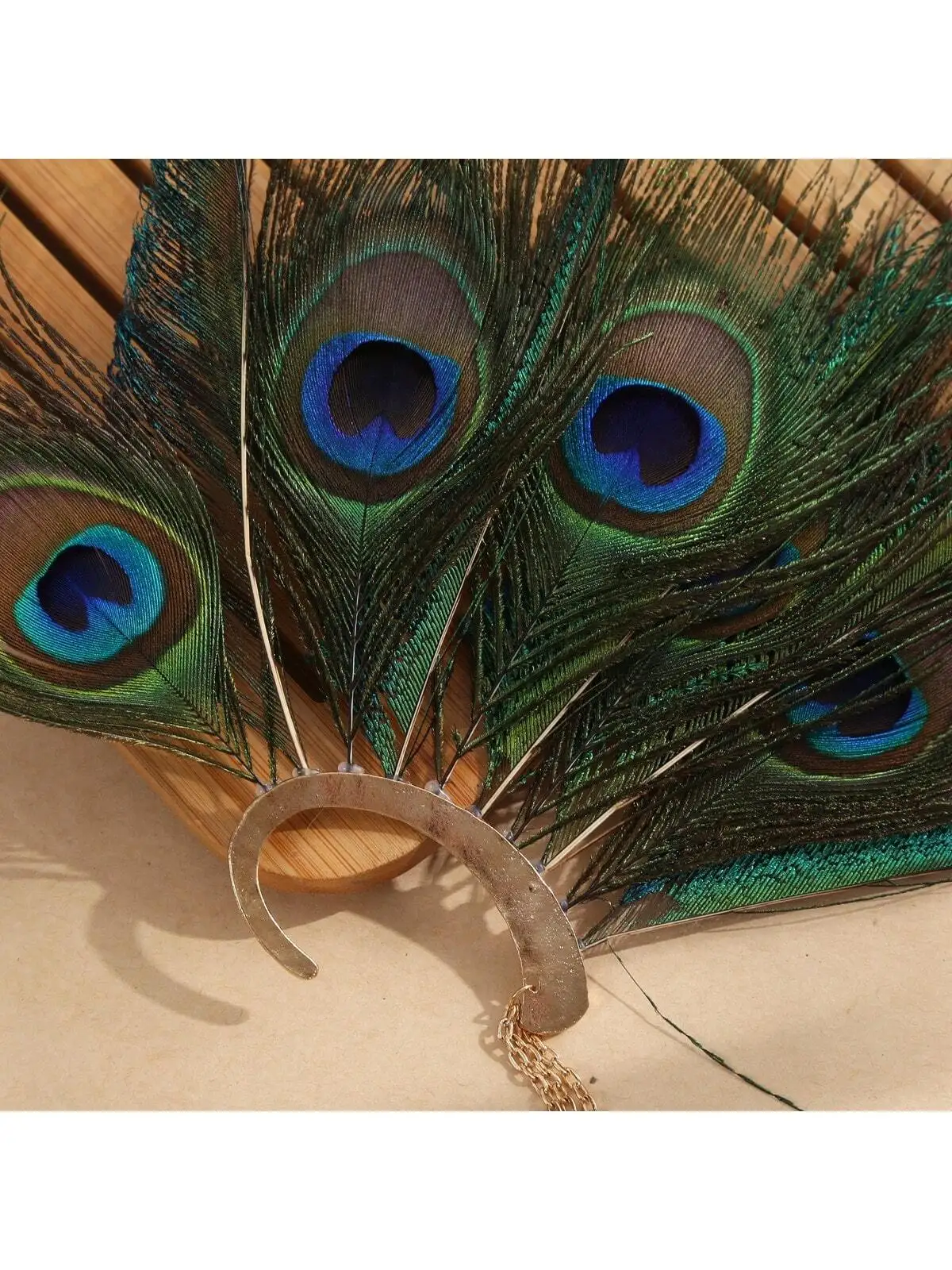 Orecchino a polsino con piuma di pavone, Orecchino a polsino con piume, Orecchino a polsino con piume, Orecchino a fascia per l'orecchio, Gioielli con piume, Orecchini a pavone, Orecchini tribali, Piuma di pavone vera - Image 6