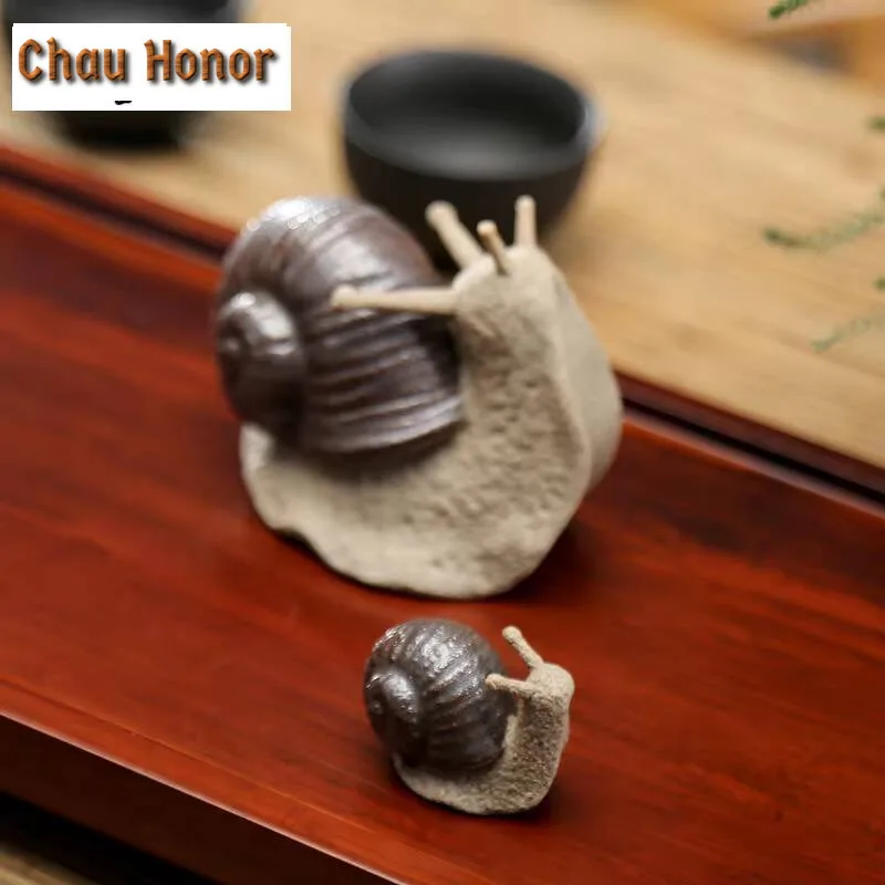 Small Snail Ceramic Tea Pet Japanese Tea Spirit Tea Figurine Play Toys Tea Statue Ornaments Can Be Raised Tea Ceremony Supplies