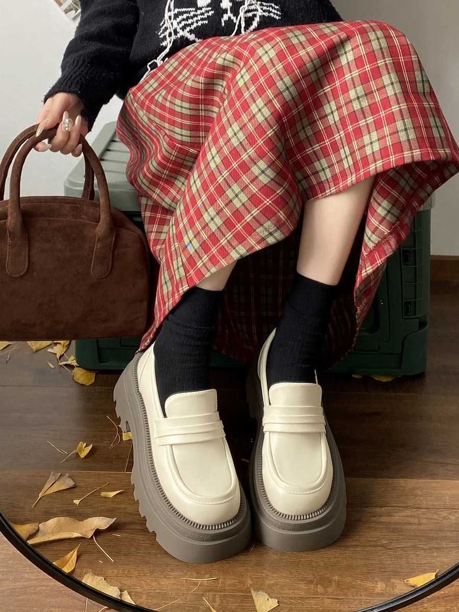 

Winter Shoes Women Clogs Platform Casual Female Sneakers Shallow Mouth Black Flats Ladies' Footwear British Style Round Toe Autu