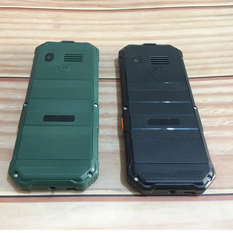 3 Sim Card Ultrathin Mobile Phone, 2.4 Inch, 2G GSM,Push Button,BT,Flashlight, MP3,Wireless FM,BigHorn Dustproof CellPhone 6
