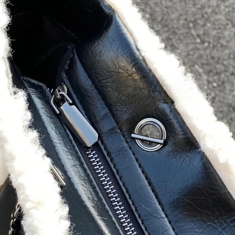 Retro Faux Shearling Black Tote Bag Women Chain Plush Leather Large Capacity Shoulder Bags Ladies Fashion Commute Crossbody Bag