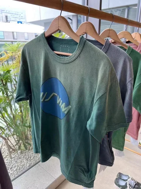 일본 미학과 현대적인 감성이 돋보이는 세련된 VISVIM 티셔츠