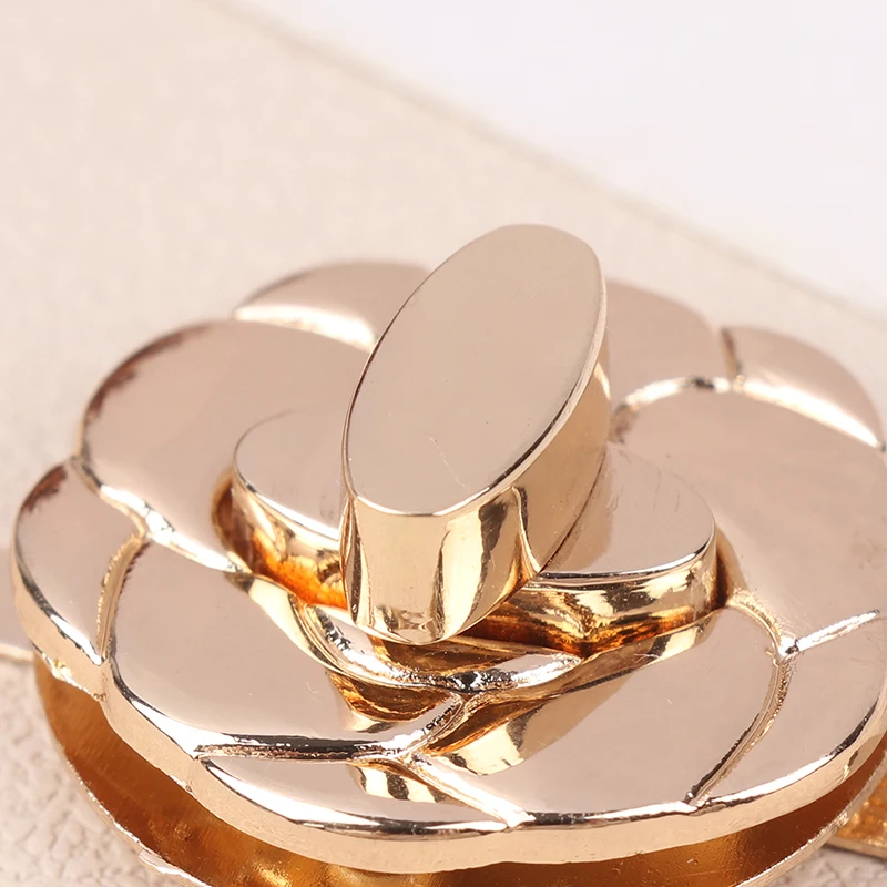 Рисунок 5 - защелкивающиеся защелки для су