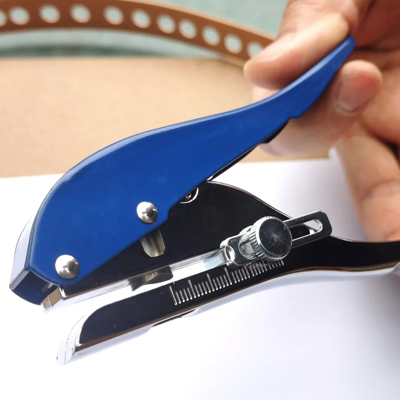 Single Hole Punch 8/10mm Heavy Duty Hole Puncher Portable Hole Edge Banding  Punching Plier with Limiter for Paper Cards