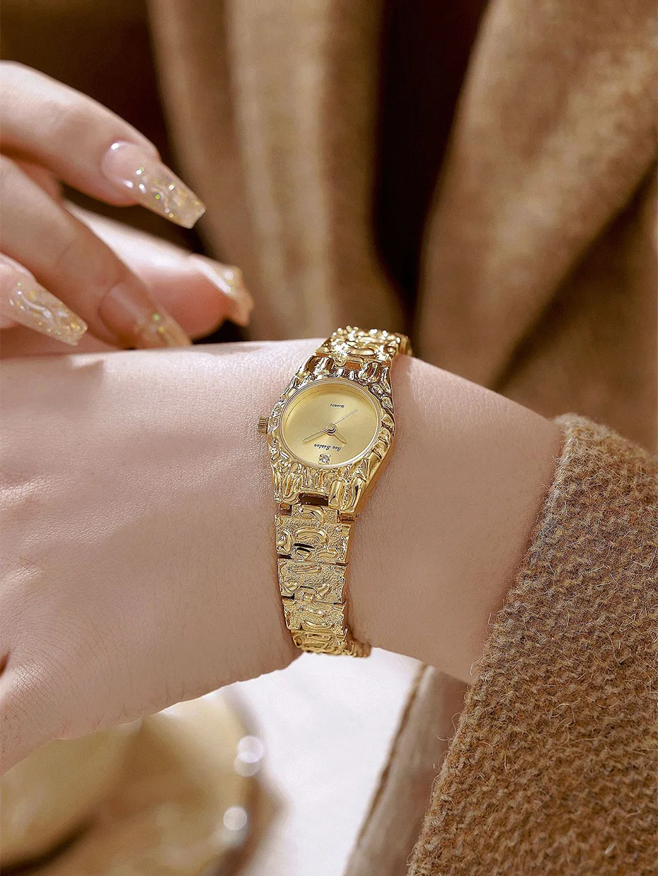 Retro Women's Quartz Watch Gold Silver Circular Dial Elegant_voghion.com