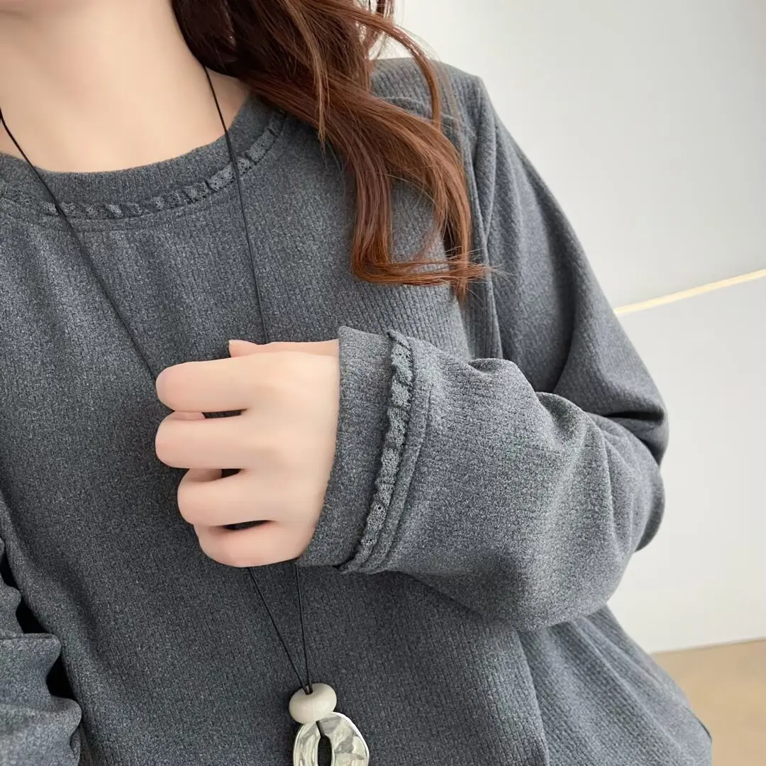 XXXXL Fashion Plus Size Women's T-Shirt Autumn And Winter New Design Style Lace Patchwork Long Sleeved Warm Tops 652