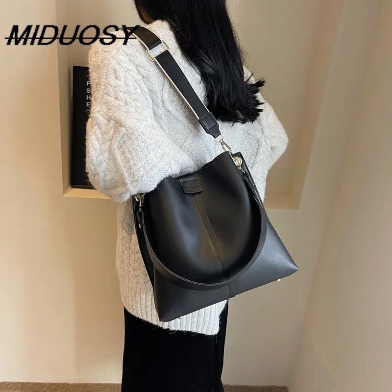 

2023 New Fashion All-Match Handbags Women's Bucket Bag Niche Commuter Advanced Texture Solid Color Single-Shoulder Bag