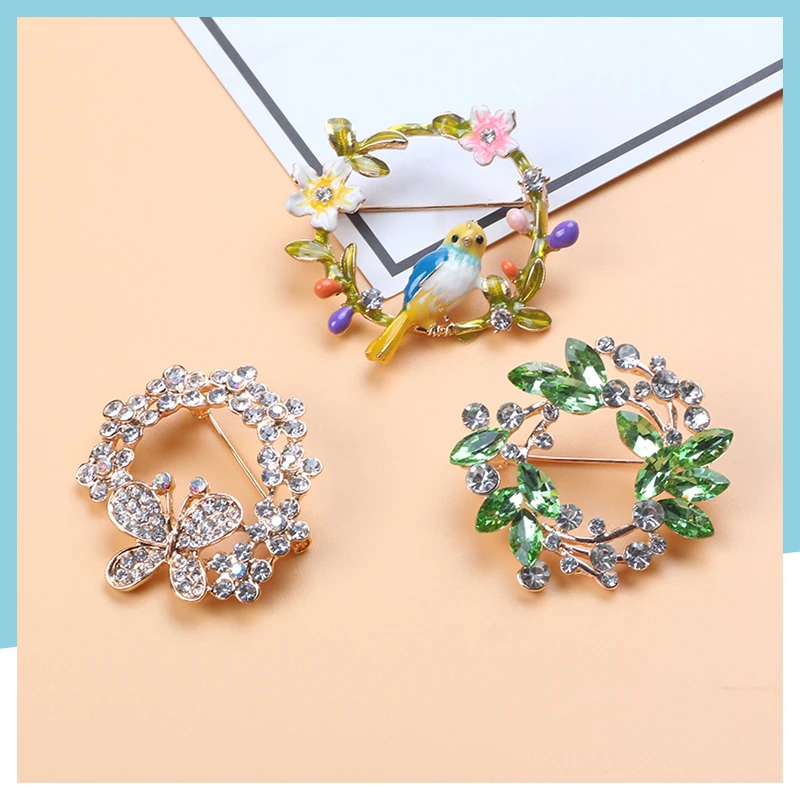 Fashionable Temperament Bird Butterfly Wreath Brooch Fashion Jewelry Set Pin Gemstone Inlaid Generous Brooch