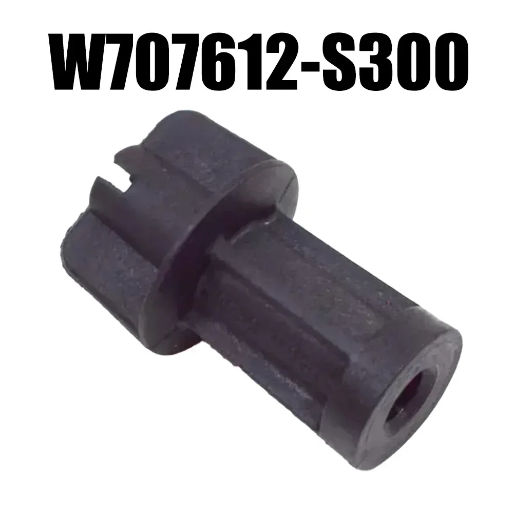 자동차 테일 라이트 고정 나사 W707612-S300 1182772, 포드용 포커스 2012-2018, 피에스타 2011-2019, ABS 블랙 리어 외부 램프 너트