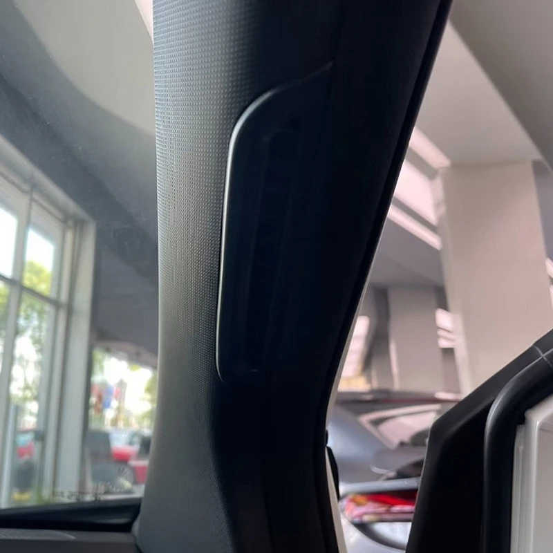 Рисунок 3 - Внутренняя панель приборной панели автомобиля