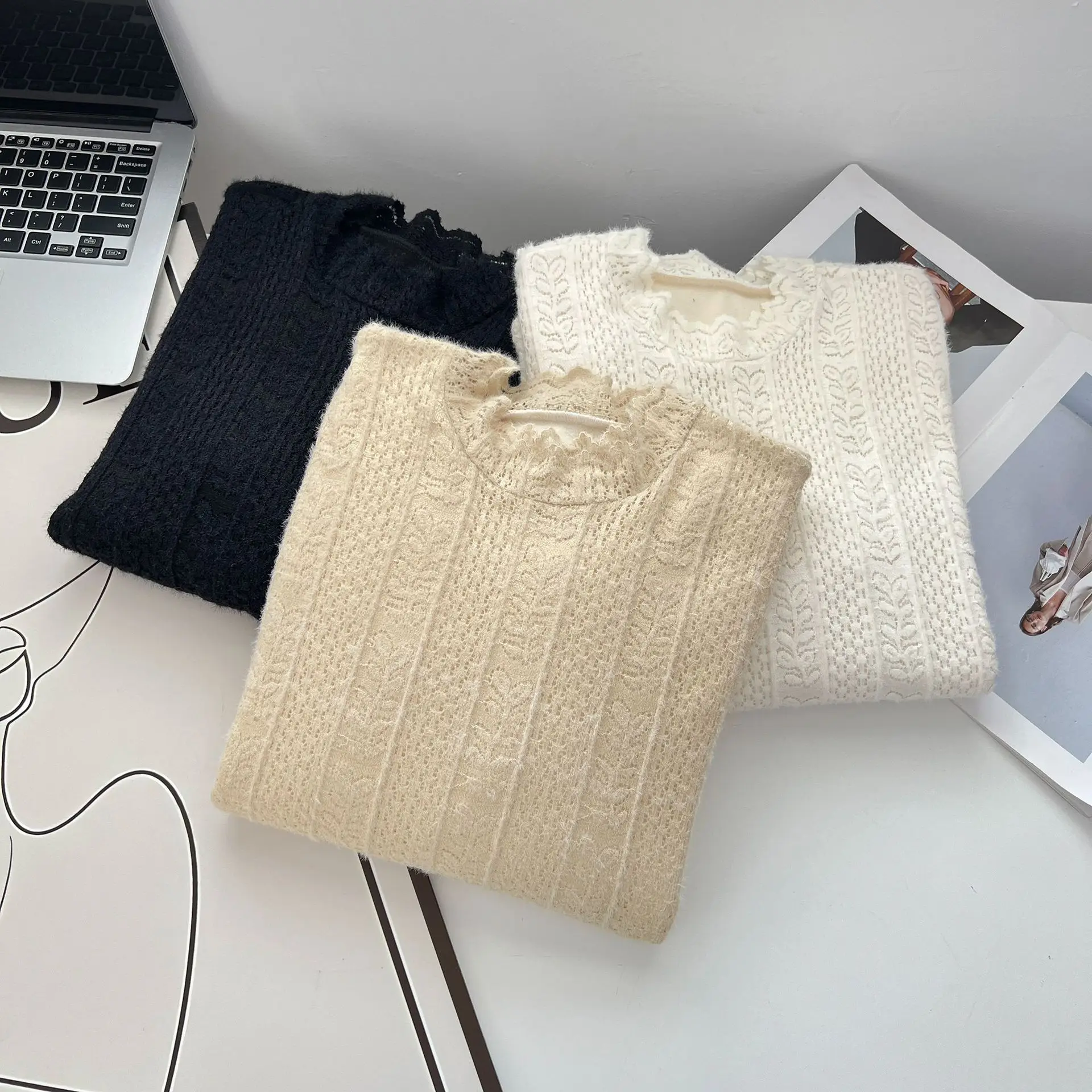 100KG Autumn And Winter Fashion Temperament Fleece Lining Warm T-Shirt Plus Size Women's Basic Stand Collar Lace Tops