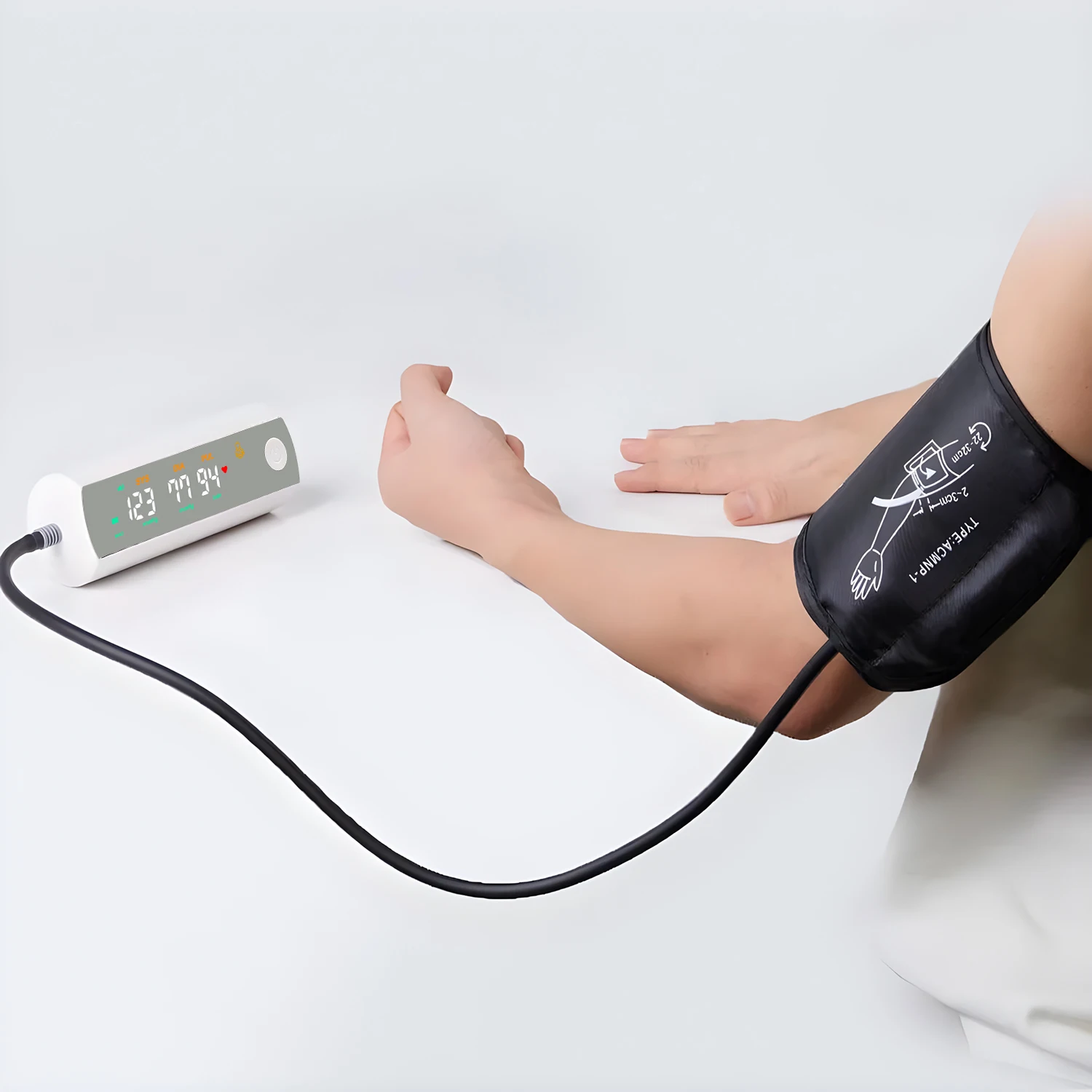 English Voice Digital Upper Arm Tonometer Medical Blood Pressure Monitor Heart Rate Sphygmomanometer Tensiometers Meter Cuff