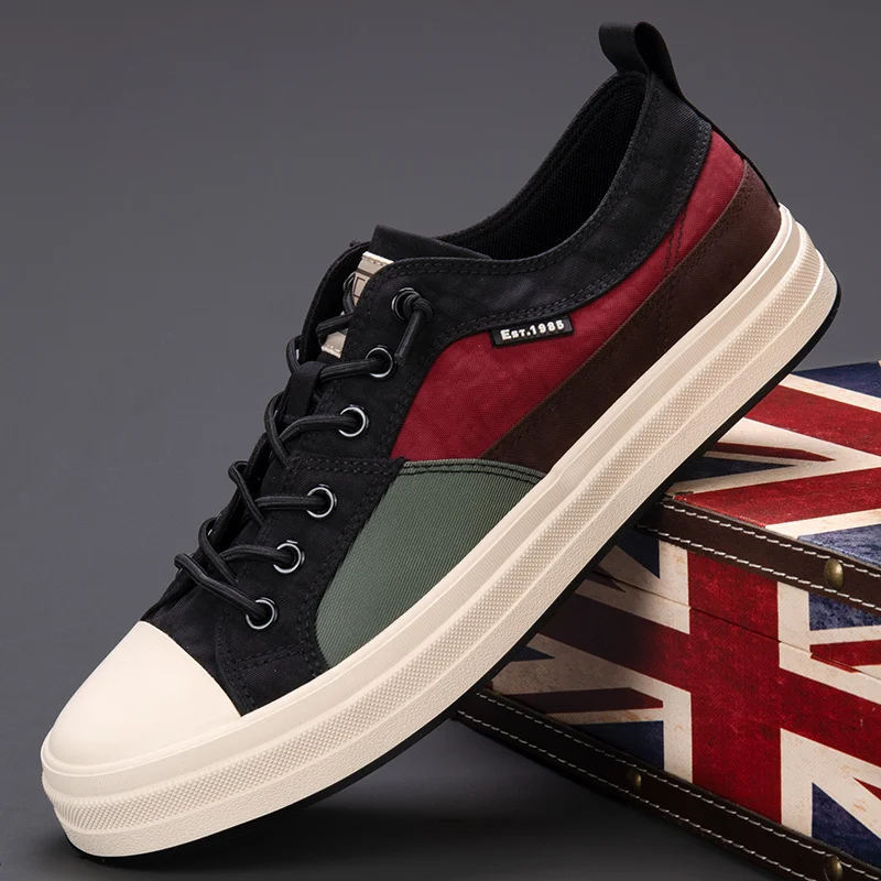 Hot sale Fashion Men's Canvas Shoes 2024 Design Slip-on Casual Sneakers Men Summer Breathable Vulcanize Shoes Men Canvas Loafers 2