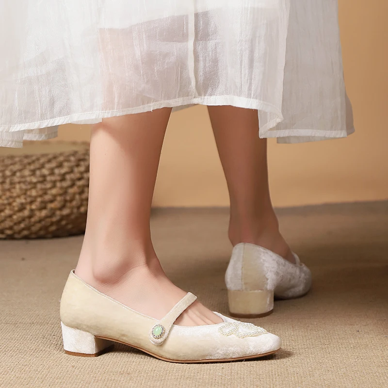 Женские туфли на плоской подошве, балетки из мягкой натуральной кожи, с круглым носком, украшенные жемчугом, модные комфортные туфли, Ранняя весна 2024