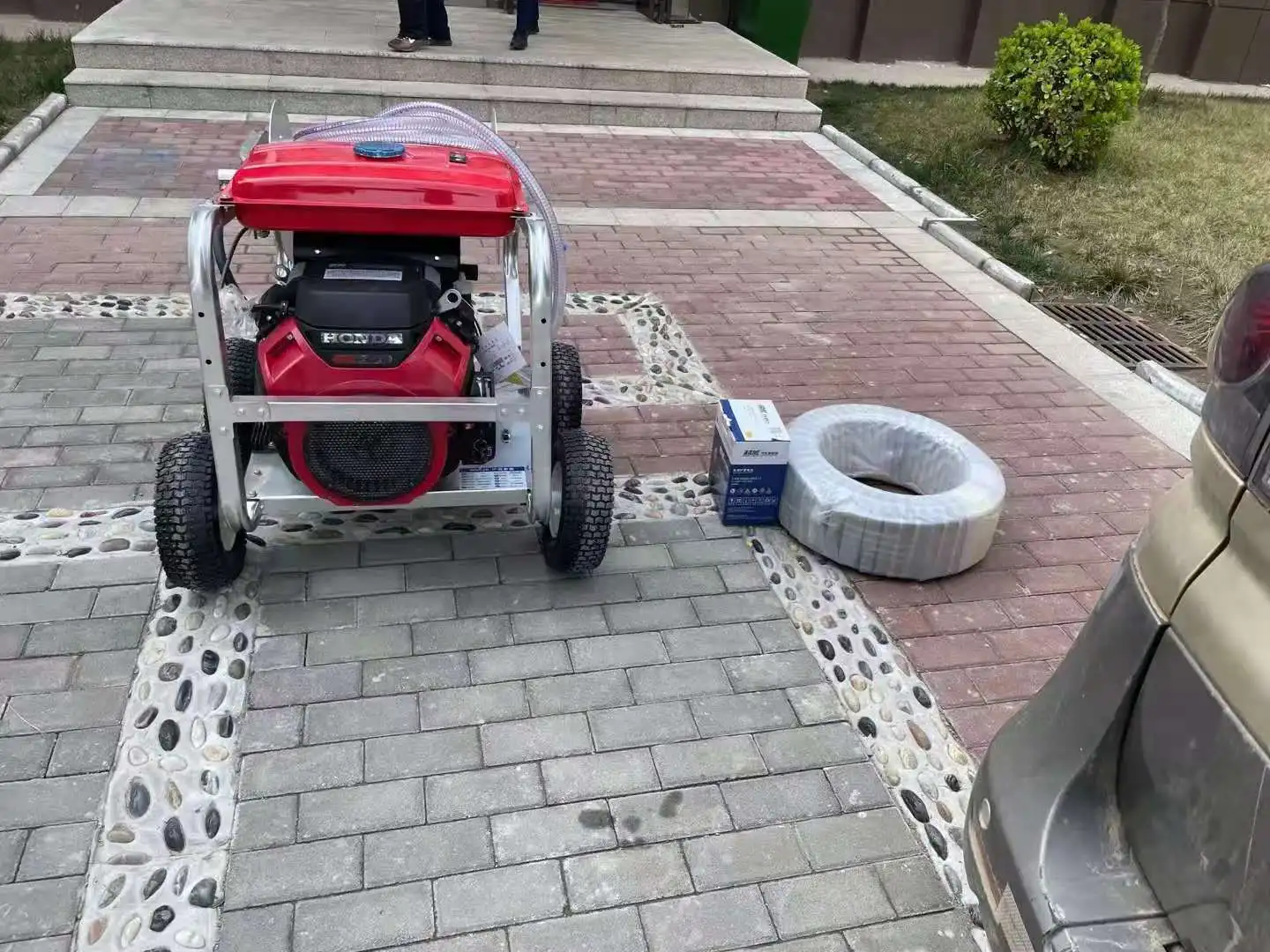 Chinese Supplier 27 HP Pressure Washer and Flow Rate up to 66 Liters Per Minute for Sale
