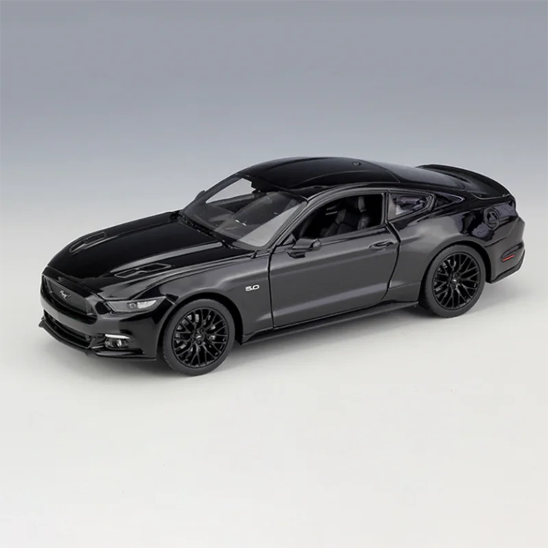 Maisto M31269 Ford Mustang 1:24 Scale Diecast Collegible Car, Matte Black