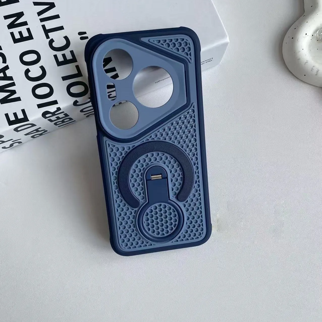 360° Rotating Magnetic Heat-Dissipating Armor Case