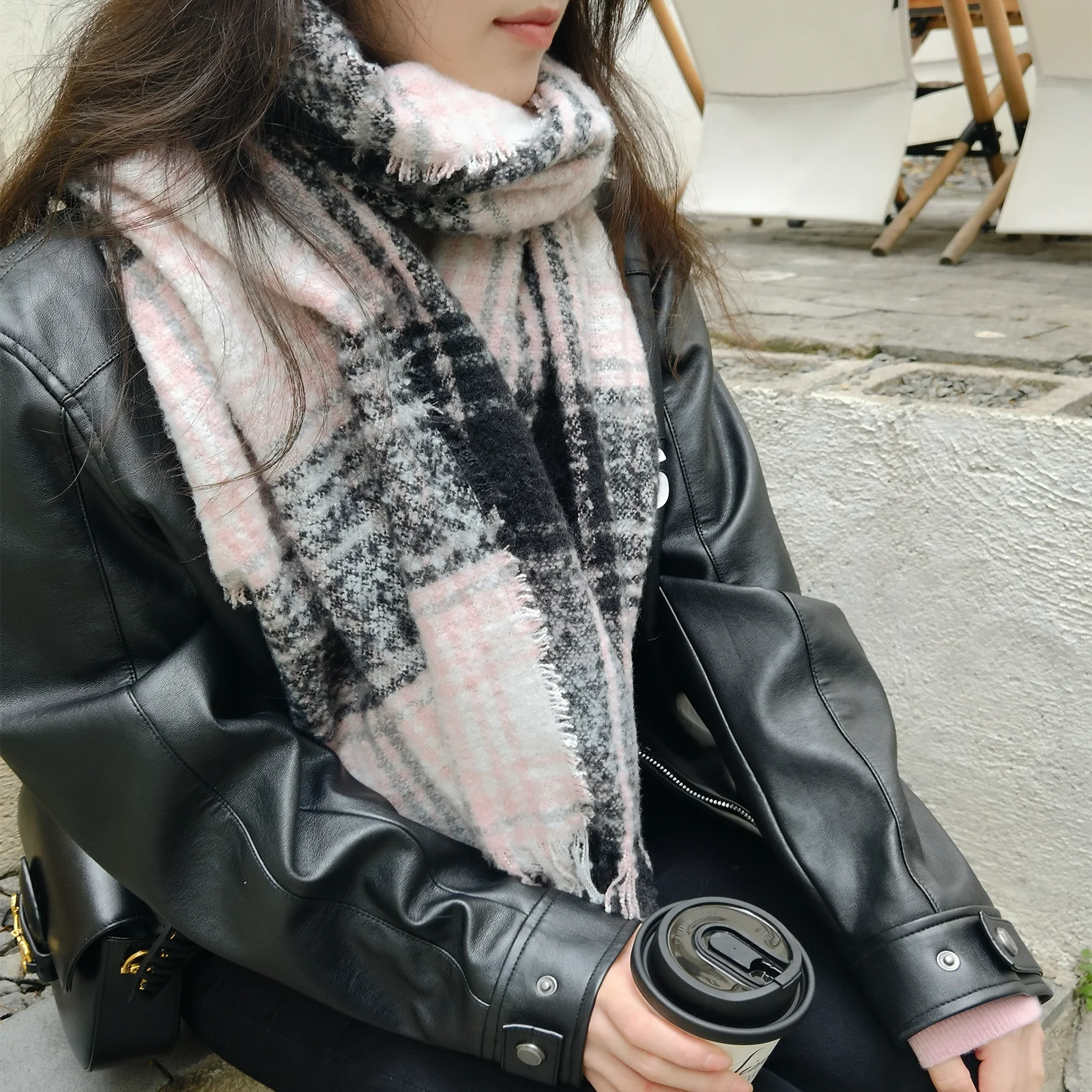 Рисунок 2 - Зимние женские шарфы SEIPAIKE