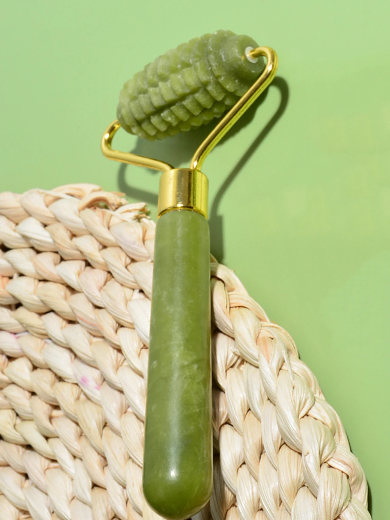 1 Pcs Xiu Yu Jade Roller Facial Ridged Roller Skin Massage Roller Facial Beauty Container Natural Xiuyu Thin Face Tools