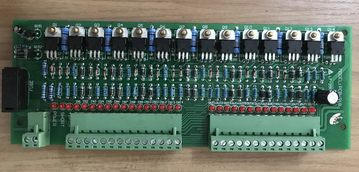 PCB-01B 다이캐스팅 머신, PLC 보호 플레이트, 대형 플레이트, 14 방향..