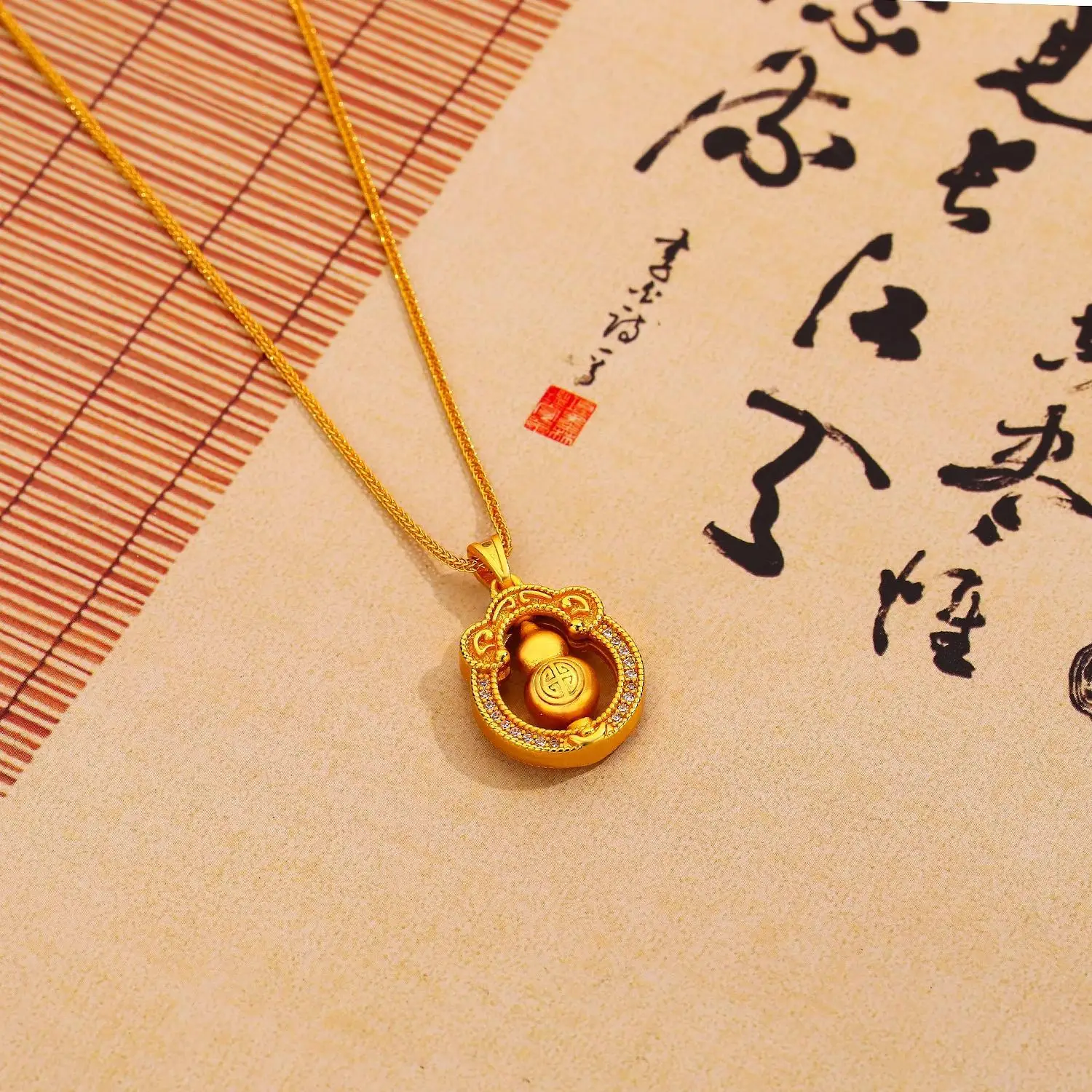 New Chinese 9999 24K real gold gourd rotating pendant necklace female fashion smart gourd clavicle chain to send girlfriend