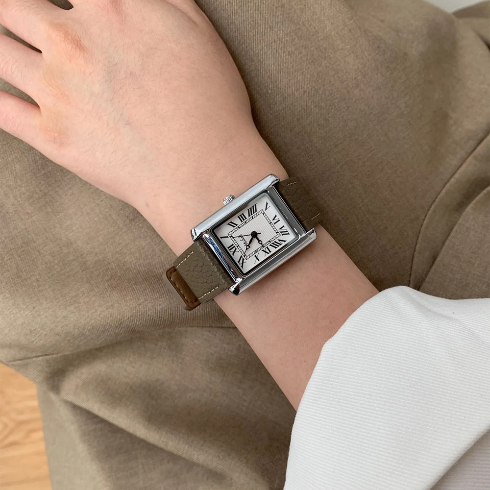 Fashion Temperament Vintage Senior Simplicity Belt Quartz Watch For women's girl Student gift  Women's accessories