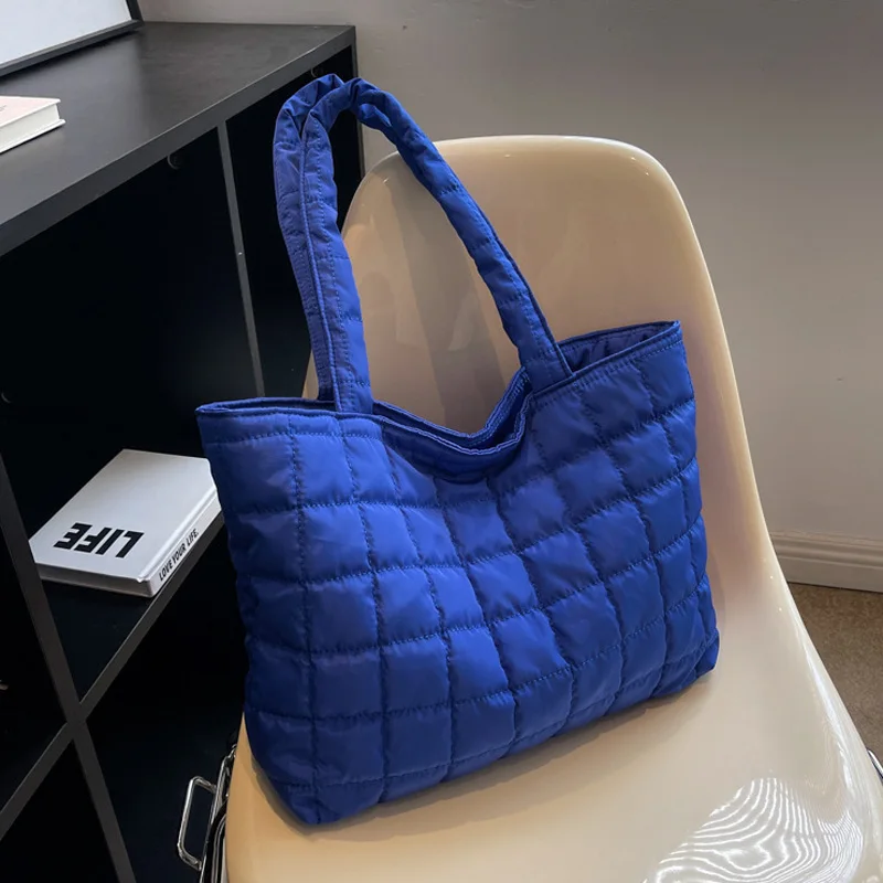 

2024 New Large Capacity Winter Shoulder Bag New Solid Nylon Handbags Cotton Casual Tote Bags For Women Fashion Top Handle Bag