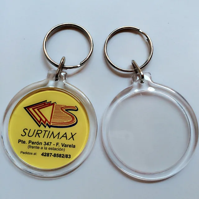 透明なプラスチック製キーホルダー