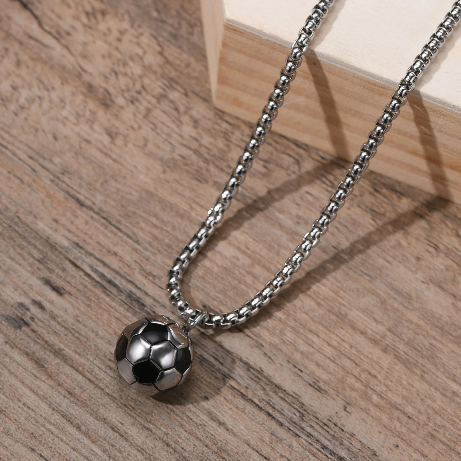 3D-Fußball-Halsketten für Männer, lässige Scoocer-Anhänger aus massivem Edelstahl, Sportliebhaber, Jungen, Geburtstagsgeschenke, Schmuck – Detail 4