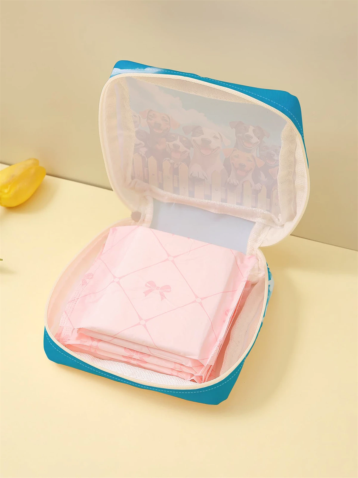Cartoon dog pattern printed sanitary napkin storage bag, women's lightweight tissue bag, sanitary tissue bag