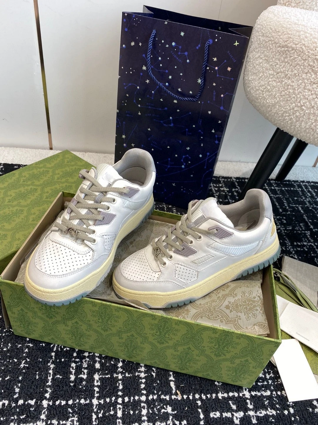 

2023 New Women's Vintage Sneakers Fashion Versatile Chain Cowhide Women's Shoes Shoe sizes 35-39
