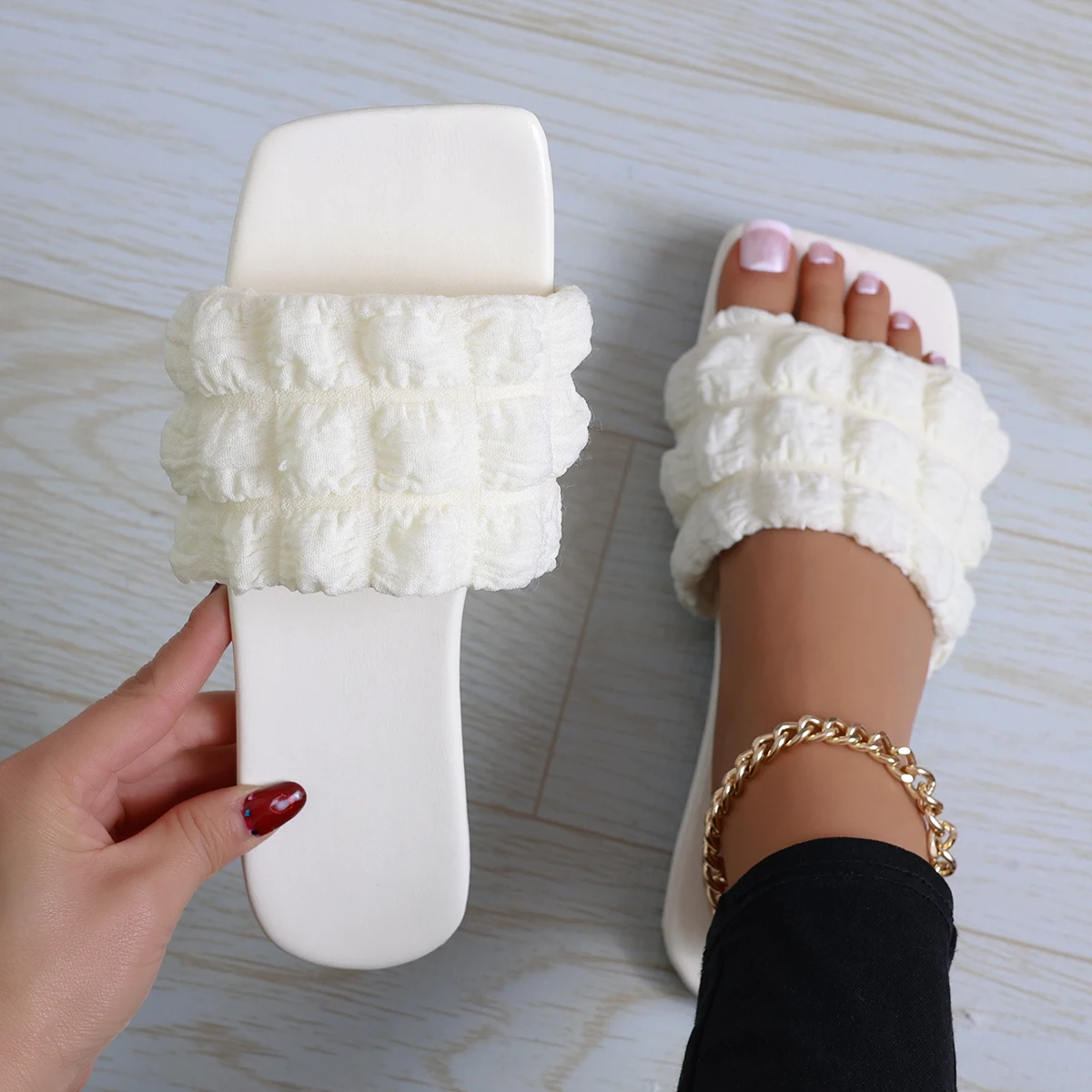 

Summer Slippers Women Flat Indoor Outdoor Slides For Women Flip Flops White Green Red Pleated Design Shoes zapatos de mujer