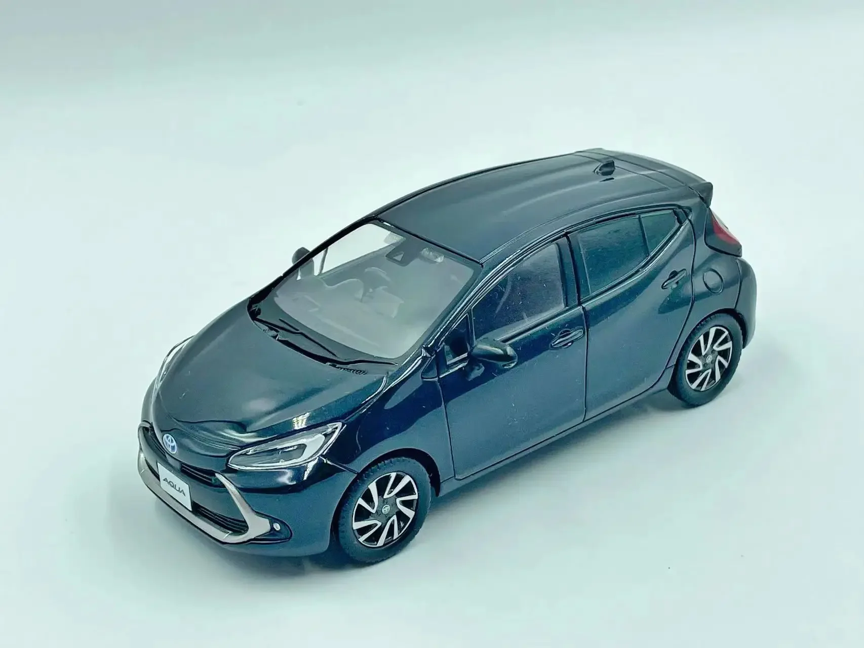 Rare 1:30 Scale TOYOTA AQUA Alloy Car Model Metal Toy Collection