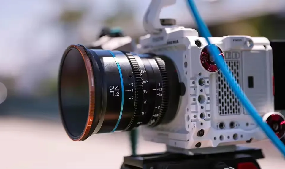 Sirui Night Walker Lens 24mm / 35mm / 55mm T1.2 S35 Series Cine
