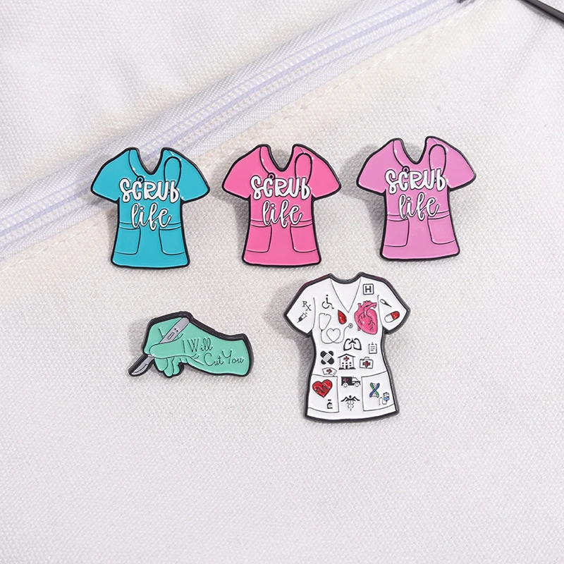 Peeling Leben Krankens ch wester Uniform Emaille Pins chirurgisches Messer Ich werde Sie Broschen Revers Abzeichen lustige Schmuck Geschenk für Ärzte Krankens ch western schneiden – Detail 8
