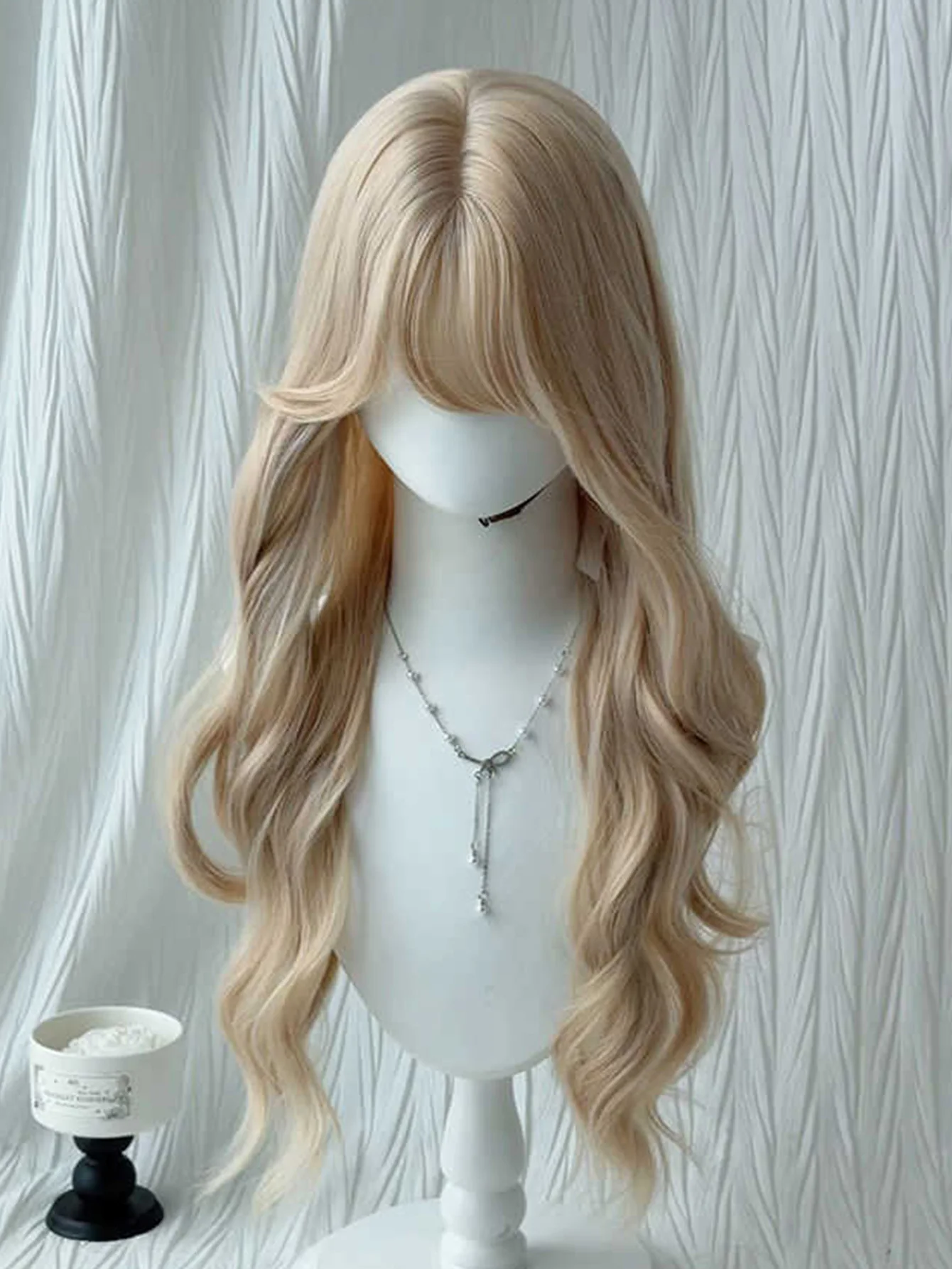 Natural Blonde Synthetic Hair Wigs for Women with Bangs