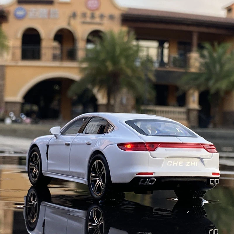1:32 Porsche Panamera Alloy Car Model Diecasts Toy Vehicles Toy Cars Kid Toys For Children Gifts Boy Toy 4