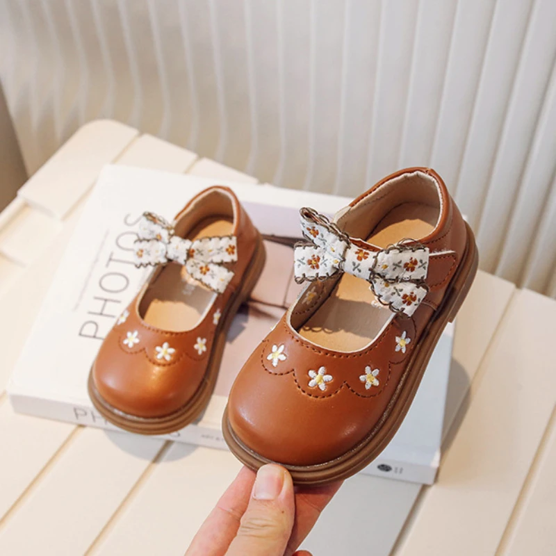 Little Girl Leather Shoes Fashion Sweet Bowtie Children's Flats Embroidery Causal Kids Versatile Princess Wedding Shoes Non-slip 4