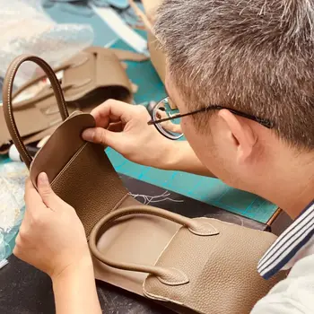 Custom handmade wax thread genuine leather women's bag single shoulder Messenger large capacity shopping bag portable small squa