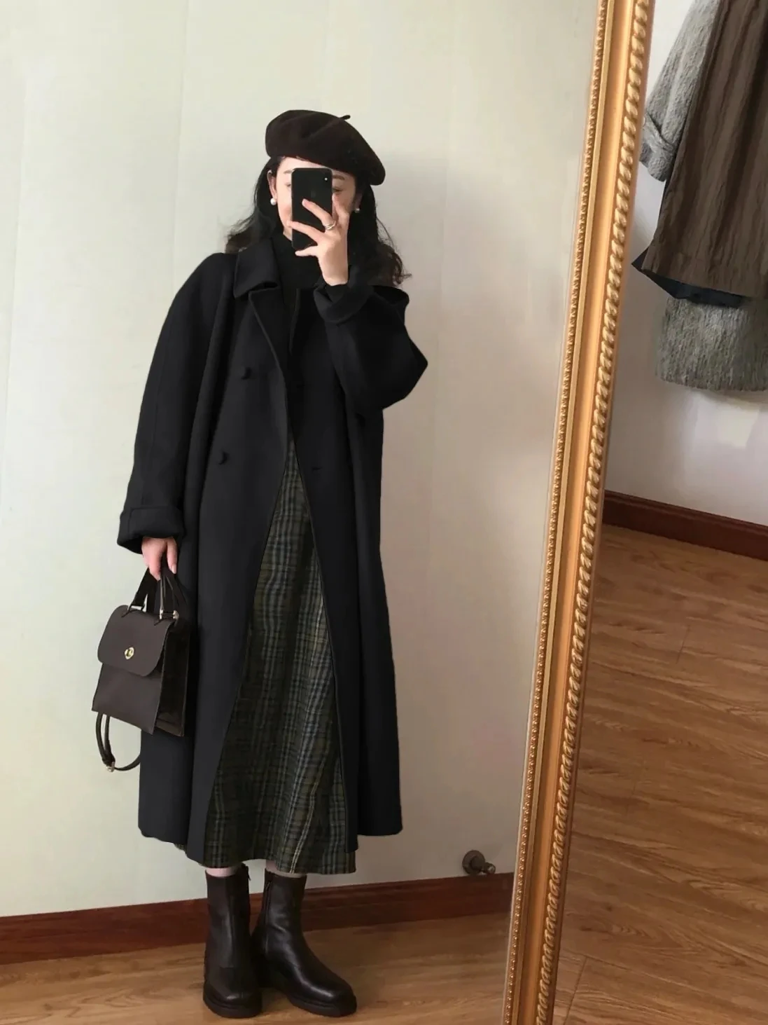 Black [high quality model]