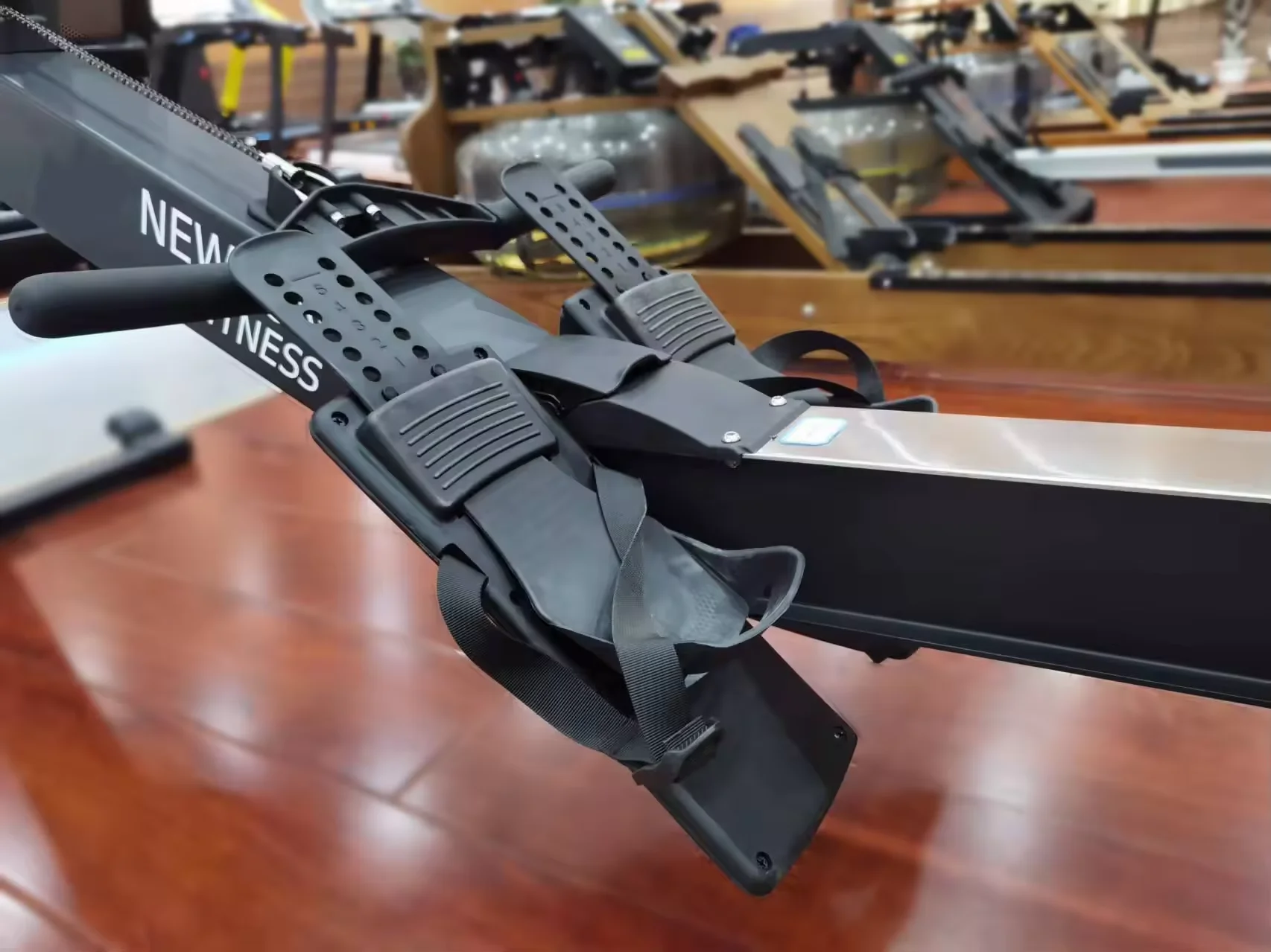 LDE-19 Commercial Gym Rowing Machine Air Rower