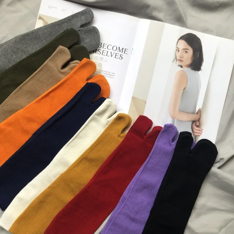 Split Toe Socks Combed Cotton Split Toe Socks Unisex Simple Comfortable Two-Toed Socks Japanese Harajuku Men Women's Tabi