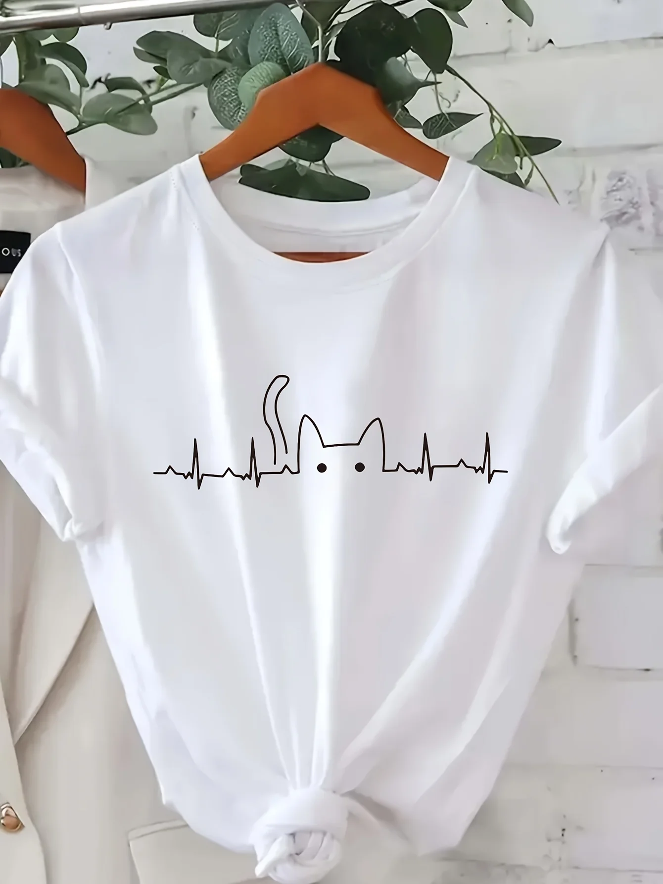 Women's White Top with Minimalist Cat Line Art - Casual Chic Gift